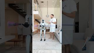 O HUMANOIDE DE 230 MIL REAIS