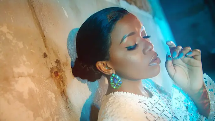 Anna Joyce - Puro (Official Music Video)