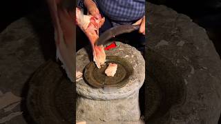 لماذا في الصين يأكلون نخاع العظم؟ شاهد السبب!