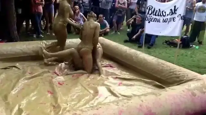 2v1 bahenní rvačka Uprising 2015