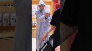 Секретный приз с курьером 🤌🏼 #глазуновкрут