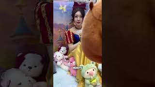 "Pamuk Prenses ve Domuz Çalma Mücadelesi" kredisi..,@Claw_Princess-z4n