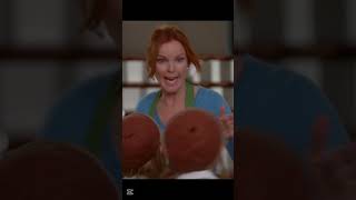 Подруга выручила с пирогом #сериалнавечер #сериал #отчаянныедомохозяйки