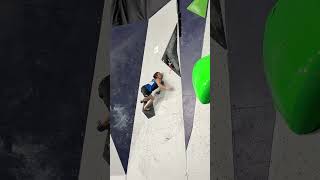 Zélia Avezou 🇫🇷 FLASHES the first finals Boulder! #Shorts