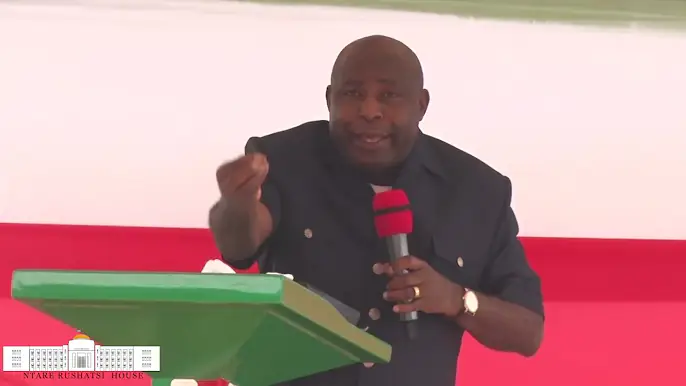 Umukuru w'Igihugu asaba indongozi mu bisata vyose, gukora batiziganya kugira basukurire abenegihugu.