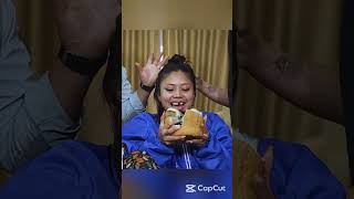Gadis Kecil Tahu Segalanya