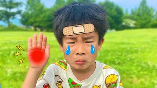 【手当ごっこ】かえであーたんが公園でケガしちゃった!ばんそこう貼って!安全に遊ぼう♪ The Boo Boo Song