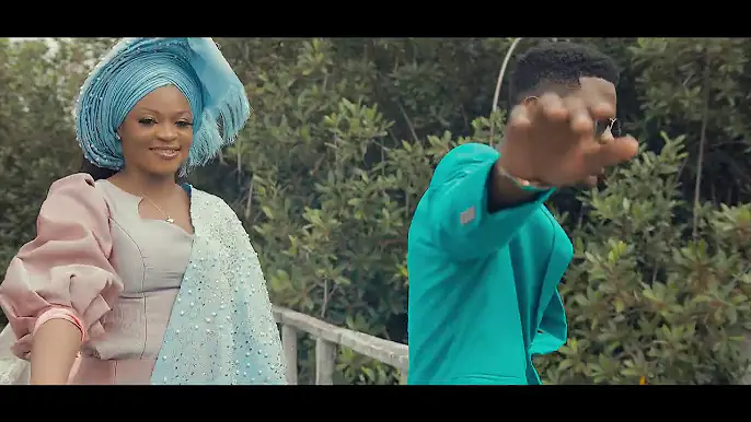 Santrinos Raphael feat Zeynab  - WAA (Clip officiel)