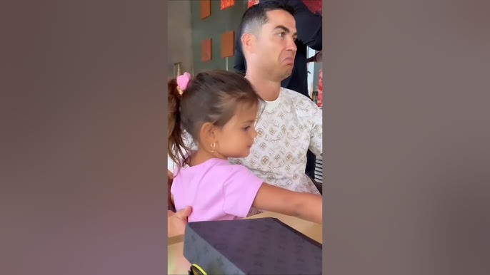 Alana Ignorou Seu Bolo de Aniversário… O Que Ela Fez em Seguida Chocou Ronaldo 🧐 ll #ronaldo #shorts