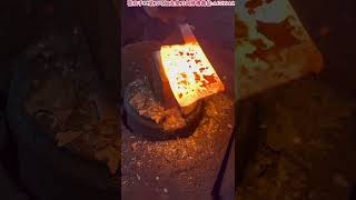 今天老爸做了把五斤多的砍斧牛大骨一刀两断