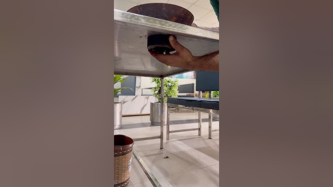 Karahi k nichey magnet ka kiya kam 😧😎 #umarsaeed #funny #shorts