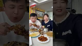 偏心的婆婆？ #搞笑吃播 #food #吃货推荐官  #mukbang #tiktok #eat  #funny #夫妻 #万万没想到