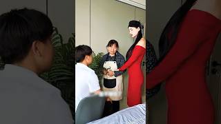 Su esposa defendió a su madre