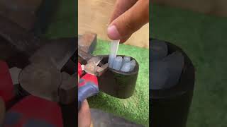 도끼 손잡이를 고정하는 방법 🤝✅