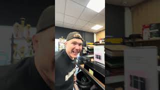 ПОКУПКА МУЗЫКИ В МАШИНУ#shorts