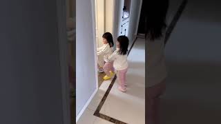 👧👧👧爸爸不在家，三胞胎也能很好的完成起床流水线  #家有萌娃 #三胞胎vlog #爸爸帶娃記  #lovelybaby  #lovelygirl