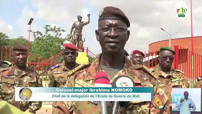 Les auditeurs de l’école de guerre du Mali en immersion au Burkina Faso