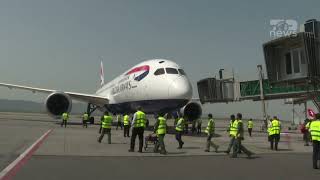 Top News - 20 pasagjerë ‘dëbohen’ nga fluturimi/ Dramë në pistë, ‘nxehtësia e bëri të rëndë avionin’