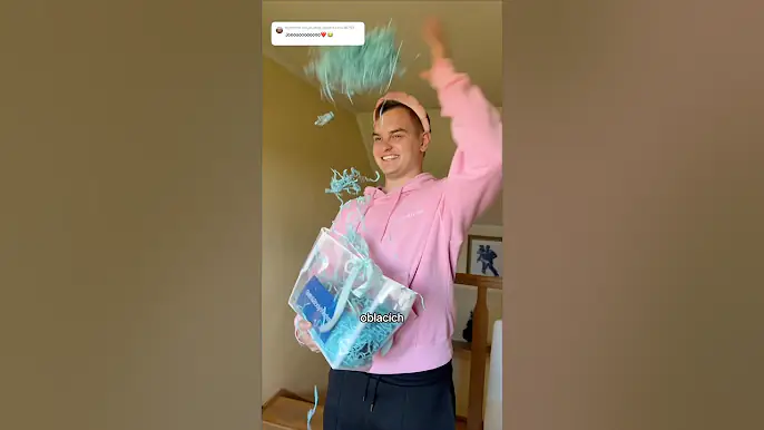 KDYŽ PŘÍTELKYNĚ DĚLÁ HAUL BALÍČKŮ!😱 #kubaadanca #sketch #prbalicek