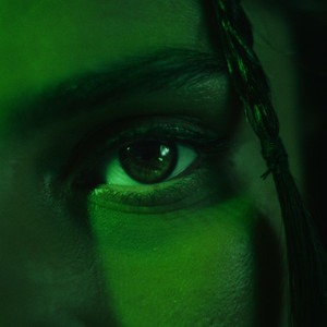 יושב לי על הלב