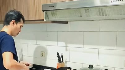 Mertua Vs Mantu ( mertua kebablasan )...😅🤣😂
#trending #video #komedi #lucu