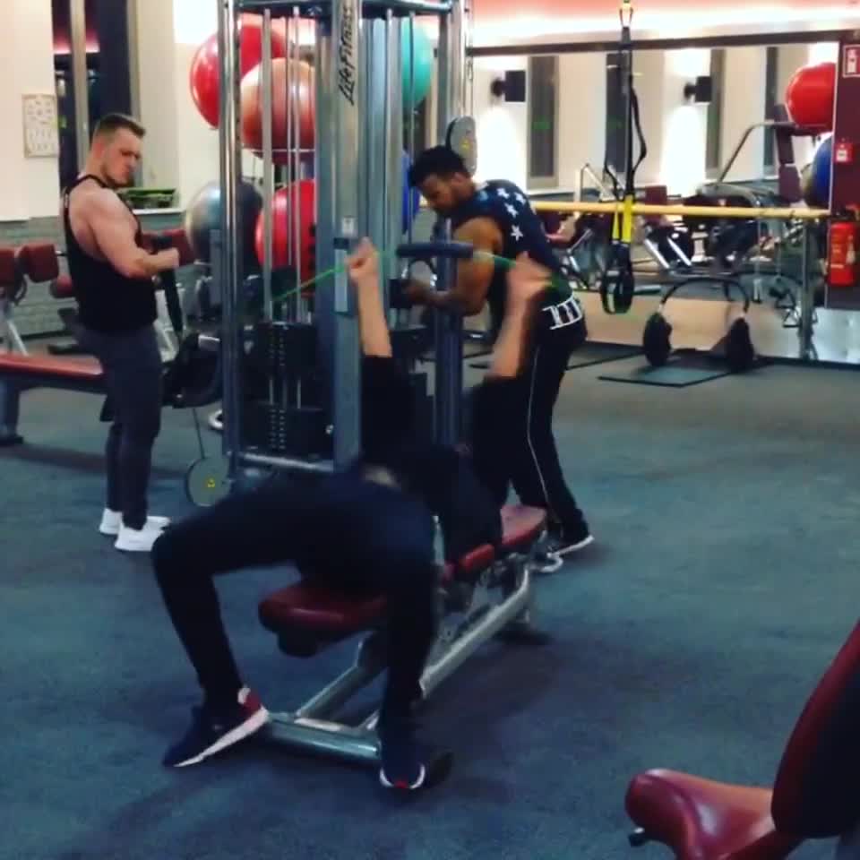 My most viewed Video 2016 😂❤️ Your name #reverse ? Xortap is mine 🤪 #chestday #fitness #sport