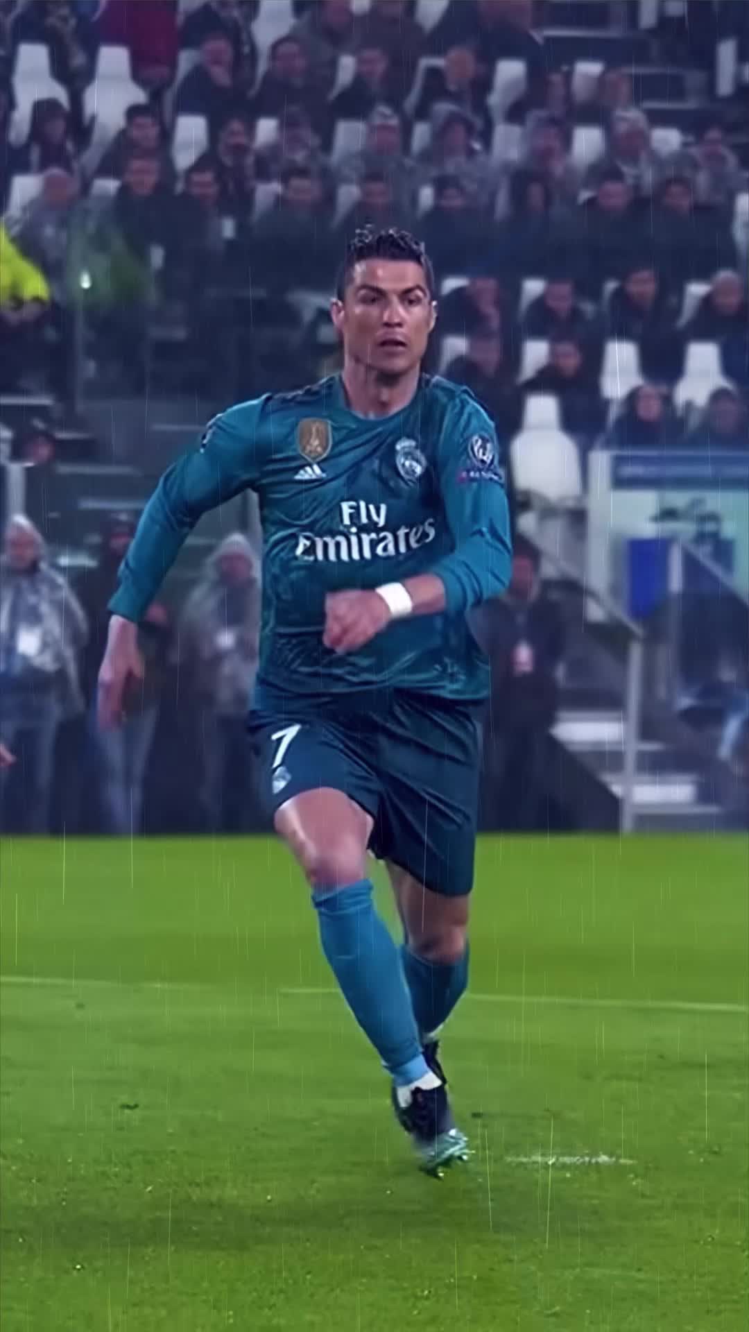 tiktok ta şuanda en çok izlenen ve beğeni gören video.🤩🐐🇵🇹 #anime #karakter #ronaldo #ençokizlenenvideo #realmadrid #fyp #futbol 