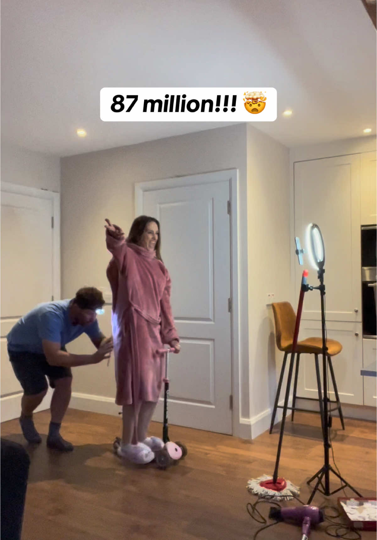 87 million!!!🤯 As the year draws to a close, I’ve been taking a look back at my most viral videos of 2024. It still amazes me that this got over 87 million views (including the reveal video) across the platforms! 🤯 Our first lip sync was around this time three years ago, and we did it to the @Celine Dion song ‘It’s All Coming Back To Me Now’. And they just kind of took off from there 😂 It’s just a bit of craic and to be honest it makes our day to see people get a buzz off them - if it makes someone laugh or smile that makes it so worthwhile! ❤️ Thanks for watching! Plenty more shenanigans in store for yiz in 2025! #lipsync #dance #family #couple #kellyclarkson @kellyclarkson @Kelly Clarkson Show