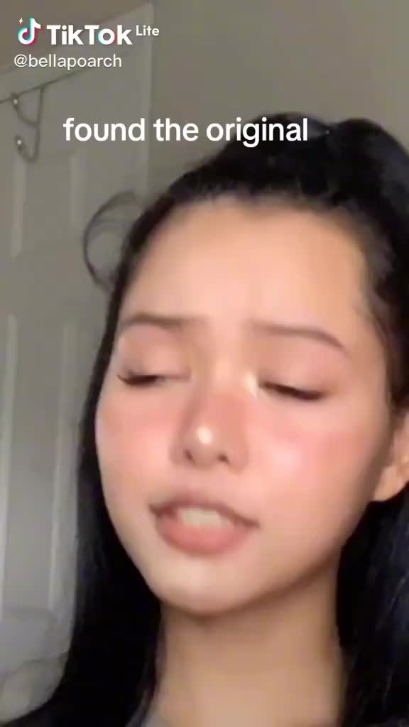found the original @Bella Poarch video/the most liked video on TikTok! good job bella poarch #mtothebee #mtothebee #bellapoarch #dontflop #pleasedontflop #viral #viraltiktok