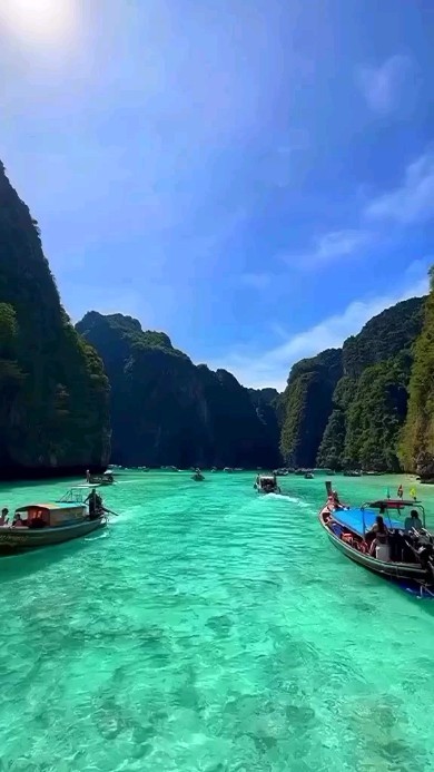 Island hopping and soaking up the sun.☀️🌴

Share this with your summer partner!🤩✨

🎥 @thailand_adel Via TT
📍Koh Phi Phi, Thailand.

#calm #travel #nature #mood #reels #reelsinstagram #reelitfeelit #reelsvideo #scenery #photography #video #videography #nature #naturephotography #landscapephotography #landscape #reelsasia #earth #travelgram #earthfocus #thailand #kophiphi