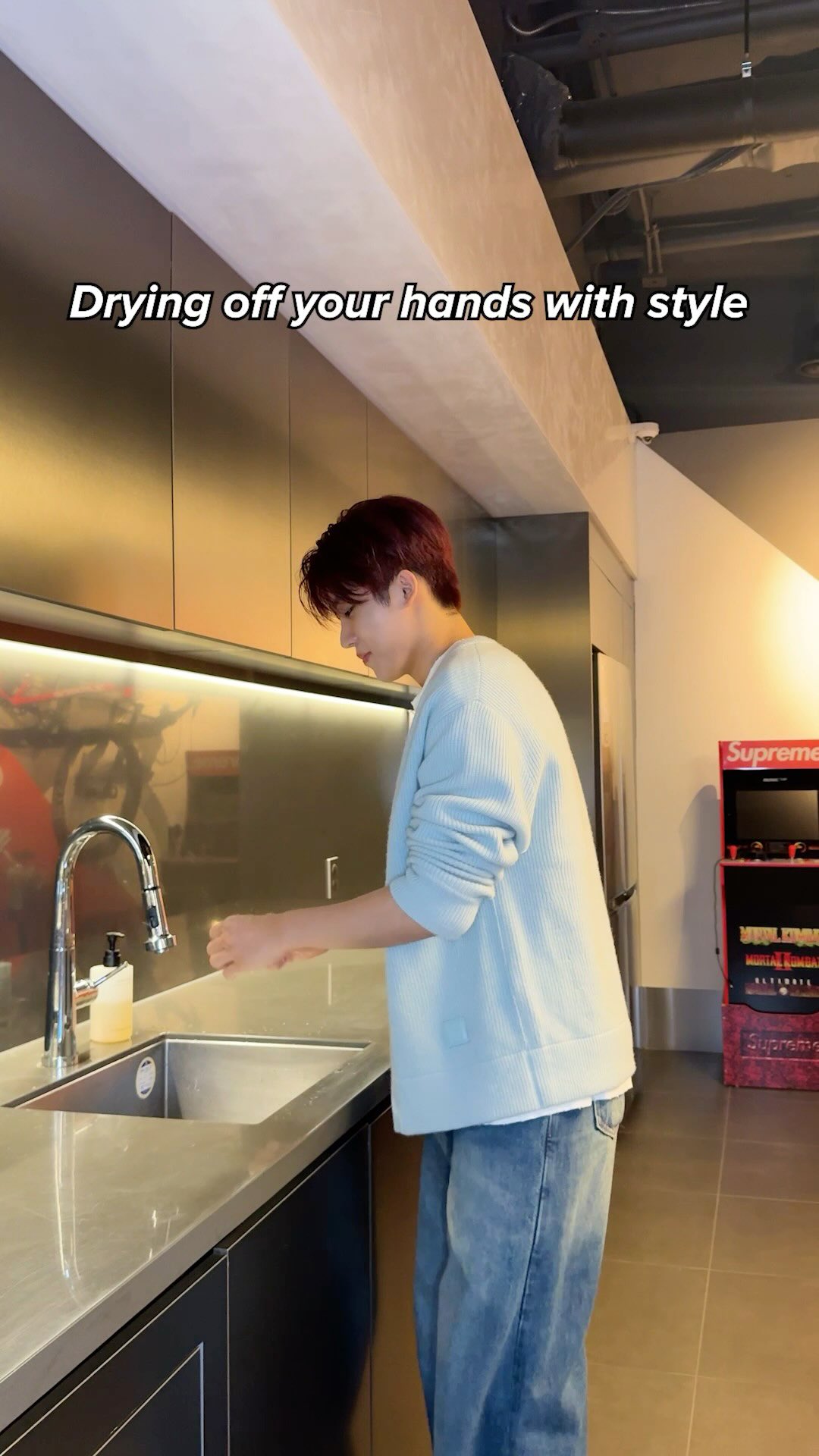 박정우의 멋있게 손 닦는 법 -‘๑’-

#TREASURE #트레저 #PARKJEONGWOO #박정우