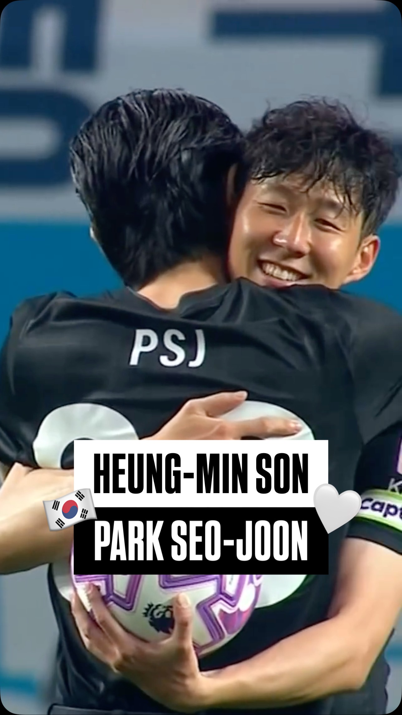 A special moment between Sonny and his good friend Park Seo-joon ahead of kick-off! 🇰🇷🤍