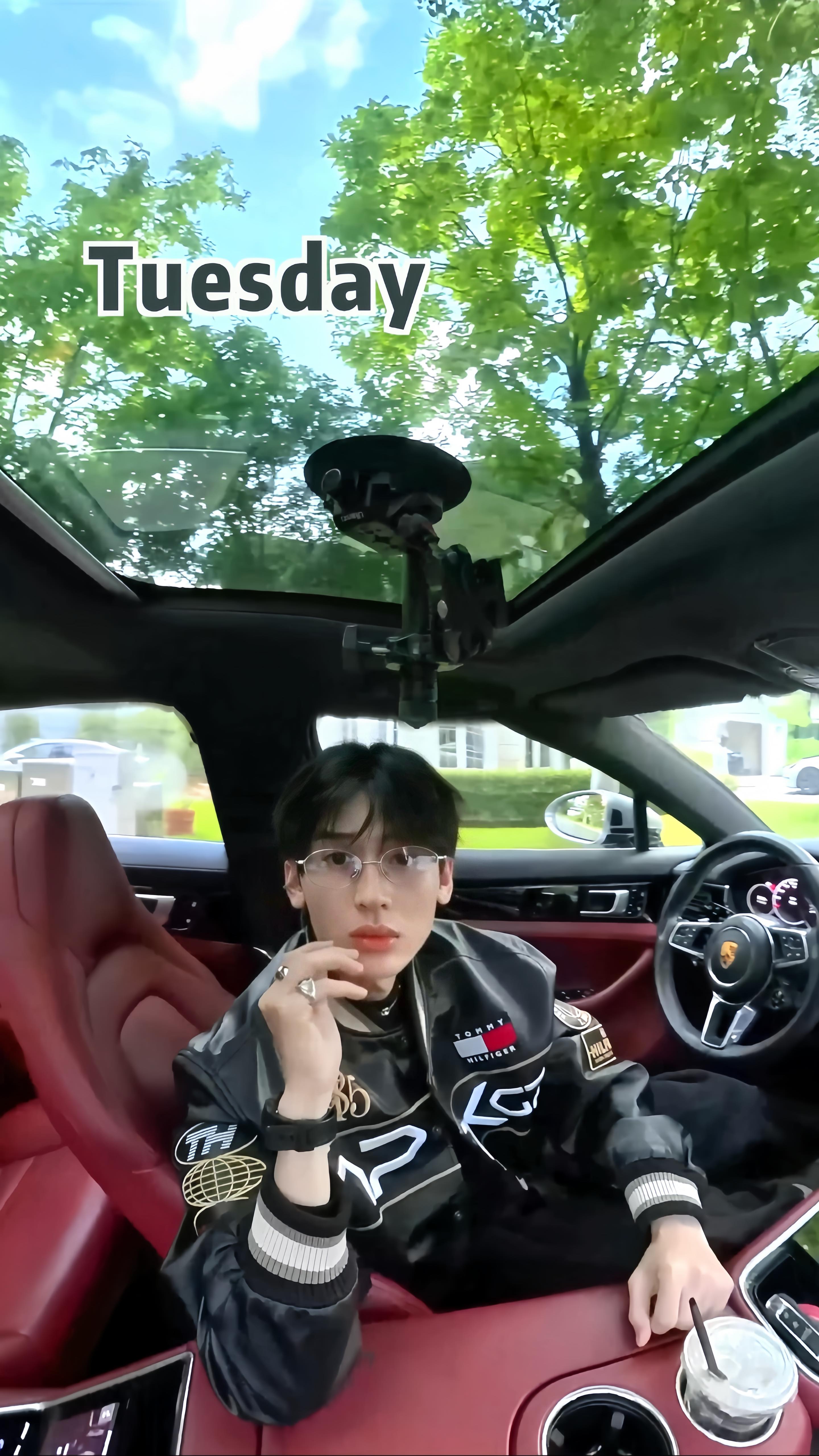 🌞☁️🌧️
#daily #outfits