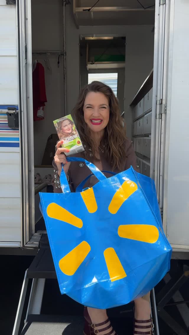 I still can’t believe I get to be on a Garnier Nutrisse box! My go-to is shade 70. You can get it delivered with @walmart Same Day (or Next Day!) @garnierusa #garnierpartner