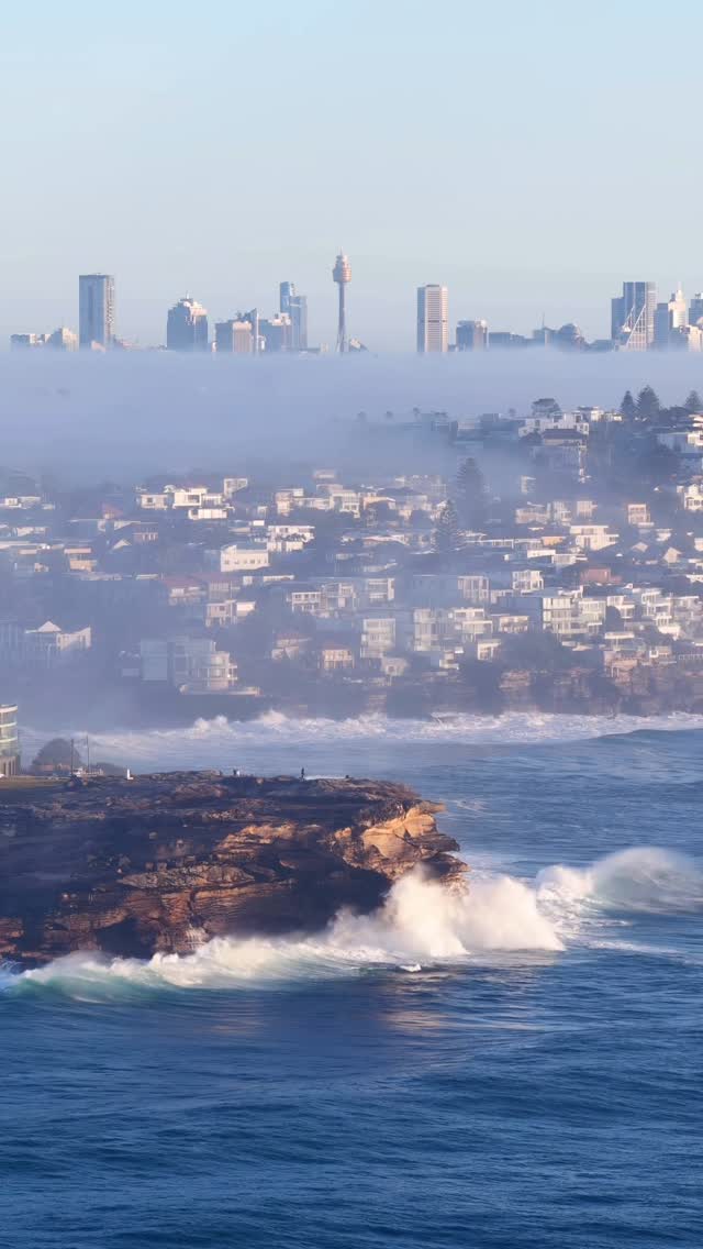 There’s been some epic swell around Sydney over the last few days. I’m a bit behind on posting, but this was the fog and swell at Maroubra yesterday 

#fog #maroubrabeach  #sydney #australia