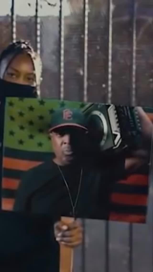 #FightThePower ✊🏾📢

•
#FightThePowerFridays #PublicEnemy #ChuckD #FlavorFlav