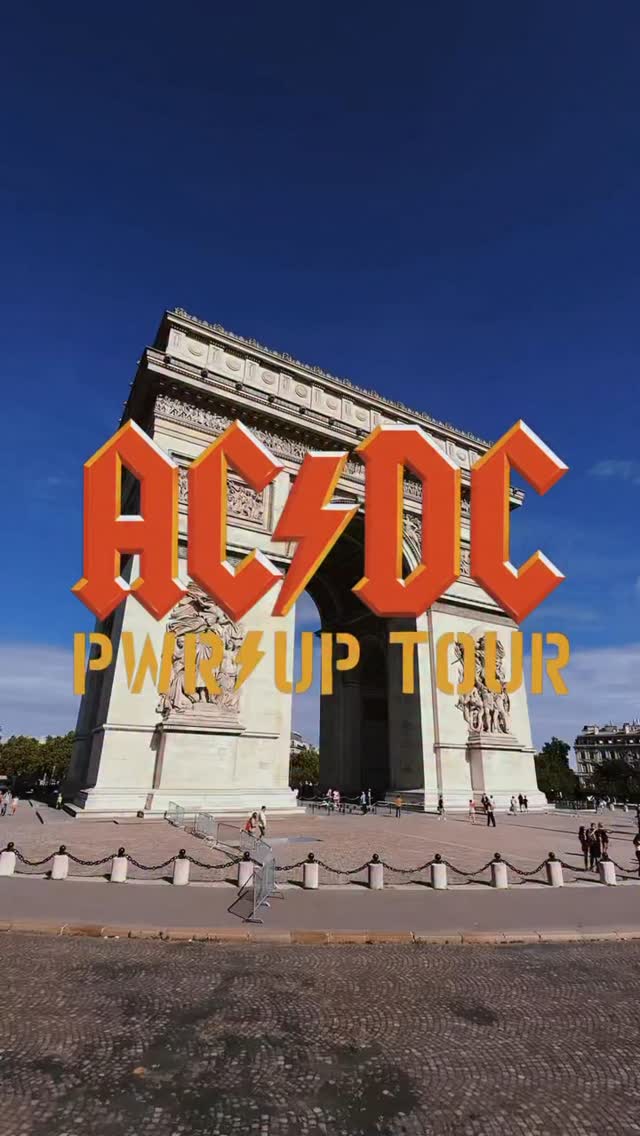 You wanna roll, you wanna rock tonight Paris? 🎥 @christiegoodwin #poweruptour