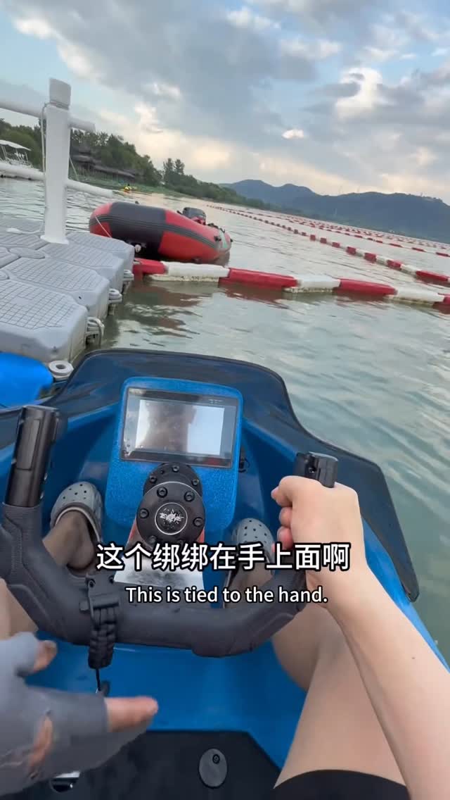 Summer happy time

#chinatravel #travelchina #chinacitywalk #discoverchina #travelservice #summerfun #waterfun #cartingboat