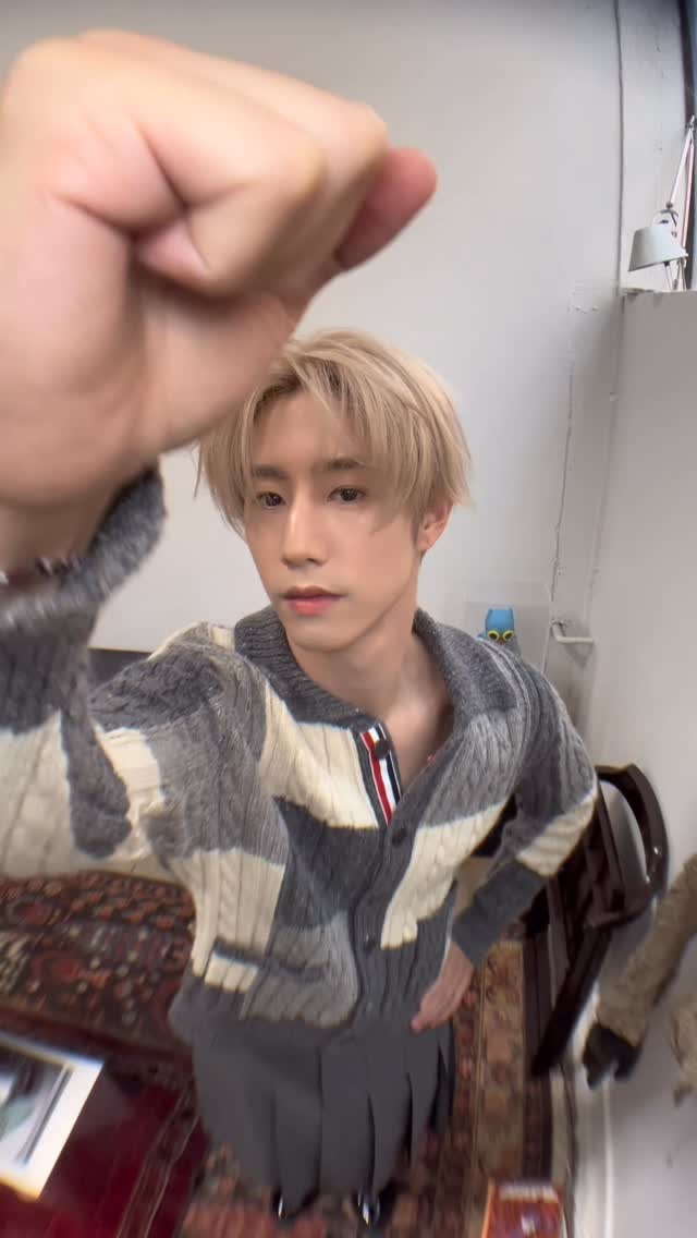 *knock knock* Numéro fit check🔎

#MarkTuan