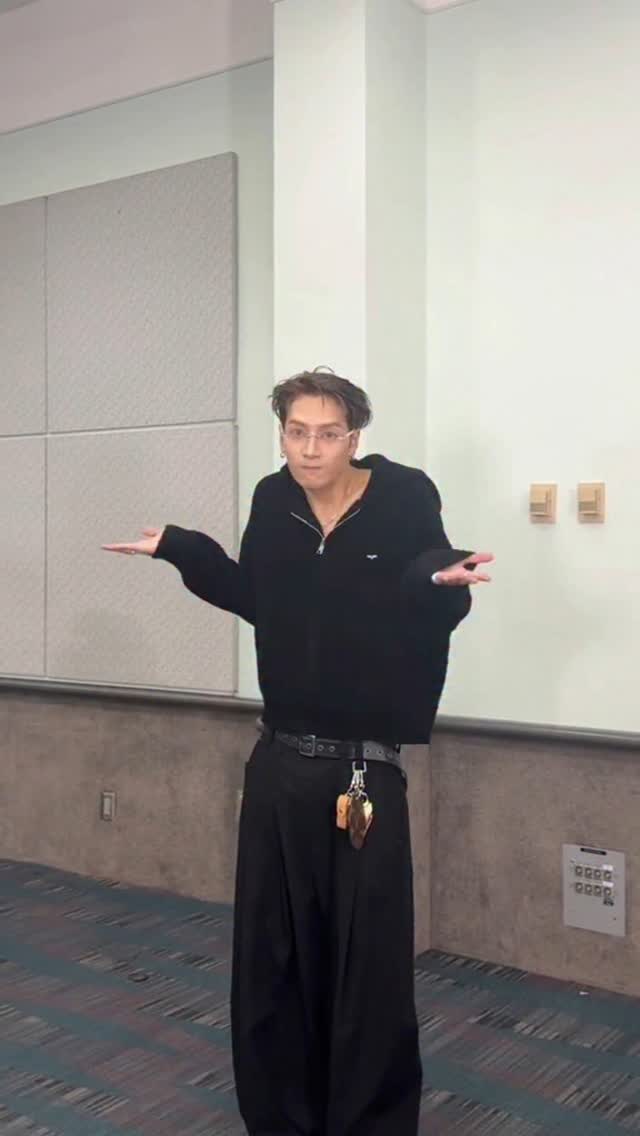 [TIKTOK] 250809 kqtei

"when i leave just do aegyo and copy what i did" 

🎧 TEAMWANG.lnk.to/MAGICMAN2

#JacksonWang #王嘉尔 #잭슨 #TEAMWANG #MAGICMAN2