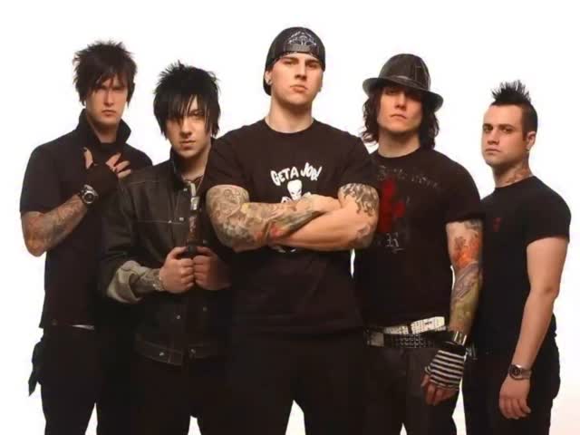 “Bat Country” turns 20 today. Released as the second single from Avenged Sevenfold’s third album City of Evil, the track marked a bold shift toward a more melodic, hard rock-driven sound.
Fueled by rapid solos and Hunter S. Thompson-inspired chaos, it remains one of the band’s most iconic anthems.
Still blasting this one like it just came out?
Bat Country - @avengedsevenfold
#batcountry #avengedsevenfoldforever #a7x #a7xforever #cityofevil #loudnessandnoise #loudness13