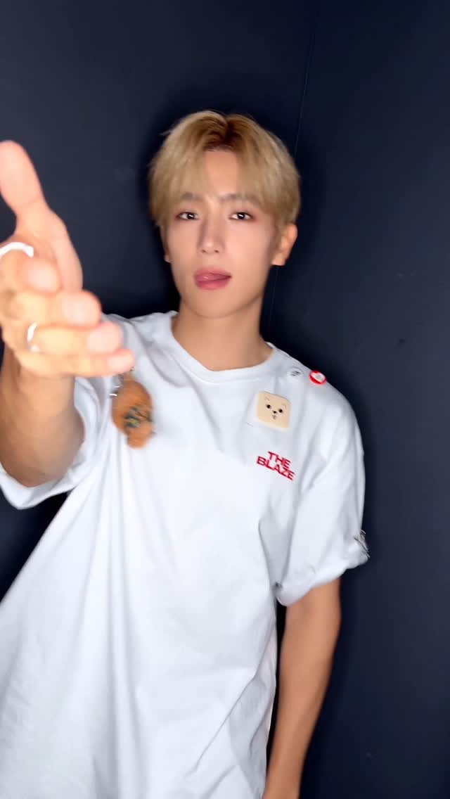 bubble gum🐻

#THEBOYZ #더보이즈
#HYUNJAE #현재