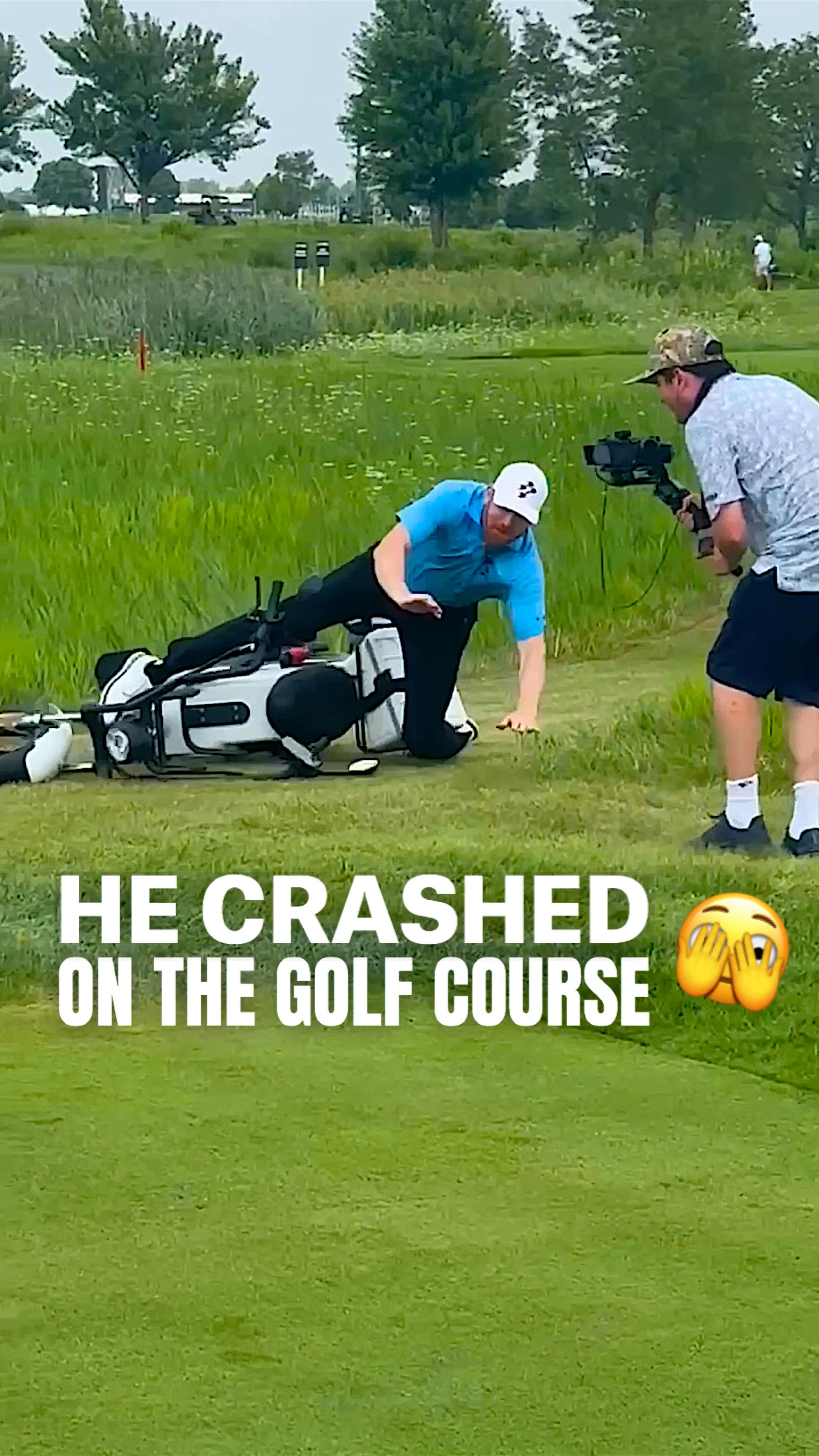 Brakes are a little touchy 
-
-
Join the club, link in bio ⛳️ 
#crash #slam #golf #ebike #bike #funny #comedy