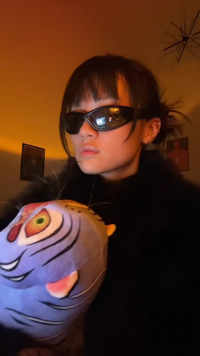 The unofficial Celine/ Saja Boys diss track
Written by: REI AMI, the REIBIES & HUNTERS
Beat: “Simple” produced by @imbmtj on YouTube