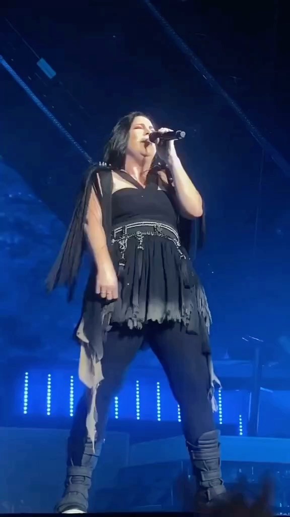 Going Under / Live in Lisbon, Lisbon (2022)
•
📸 Via 📷: Unknown, tag to credit!
All credit are reserved for their respective Owners
•
⚠️Credit or delete=> Message @ fixposts
•
•
•
•
#evanescencefan#acidrock#metalheadguy#80sband#metalcommunity#rocklegends#powermetal#metalheadforlife#rock90s#headbanger#fallen#havymetal#rockhistory#hardrock#progressiverock#evenindeath#rocknrollmusic#80shairmetal#amyleelover#rockidol#evanescenceofficial