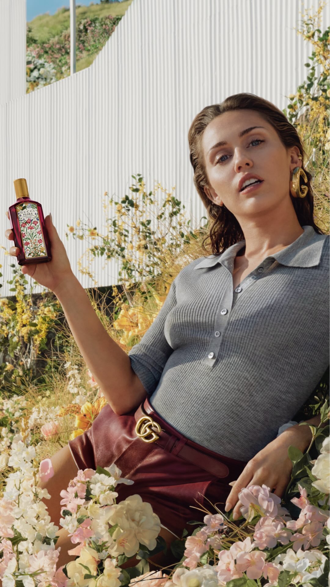 Joy, unfiltered. 

Miley Cyrus stars in the latest campaign for the new Gucci Flora Gorgeous Gardenia Intense Eau de Parfum. Imparting a deeper, woodier essence that intwines with the collection’s luminous floral notes, the latest scent evokes a sensation of pure bliss. 

Discover the fragrances at link in bio. 

Art Direction: Lolita Jacobs & Jean-Baptiste Talbourdet-Napoleone
Directors: Jacob Bixenman and Marcell Rév
Music: ‘Flowers’ by Miley Cyrus
Written by Miley Cyrus, Michael Pollack, Gregory Aldae Hein
Publishing administered by Concord Music Publishing, Warner Chappell Music France,
Sony Music Publishing France
Courtesy of Columbia Records

#MileyCyrus #GucciFlora #GucciBeauty