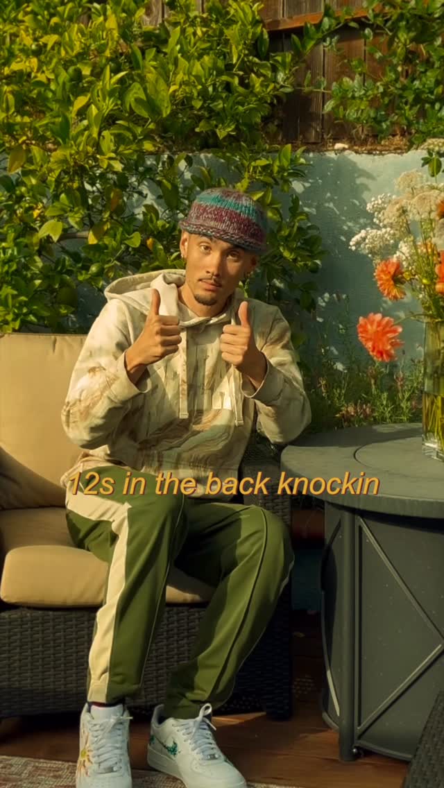 stop & smell the flowers 🐢
take your time today okay! ~

peace 
~s~

prod @callmeclaydough 

#garden #roots #bayarea #serene #gentleday