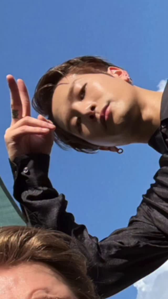 [XHS] 250811 Oliver Walsh

"Jackson Wang smells so good!" 

💬 Please describe the Yulong in 3 words
🍓 Natural, taste, personal

#JacksonWang #王嘉尔 #잭슨 #TEAMWANG