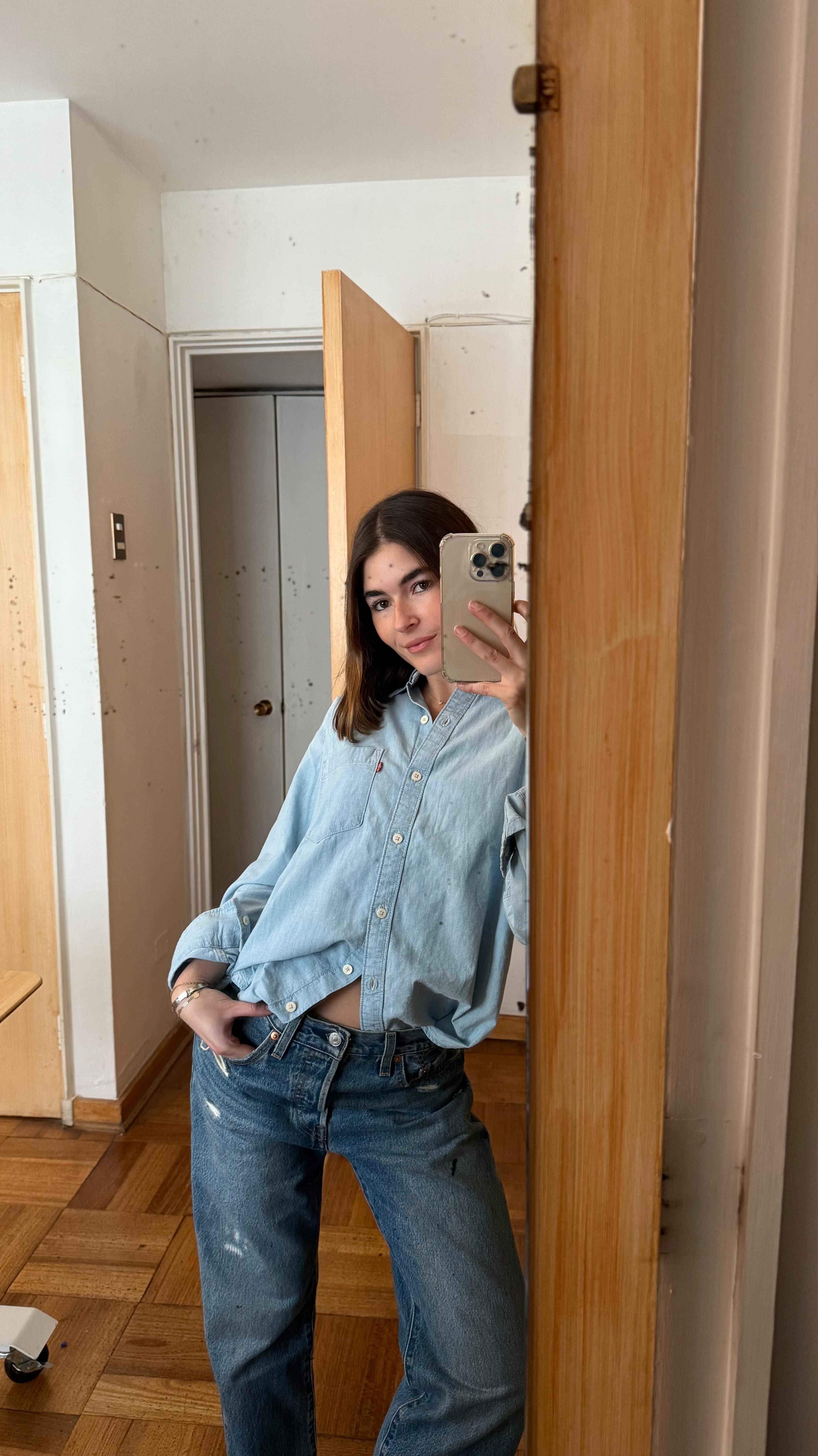 @sofia_larrain probando que Levi’s es para cualquier clima y cualquier plan.
¿Team ☀️ o Team 🌧️?