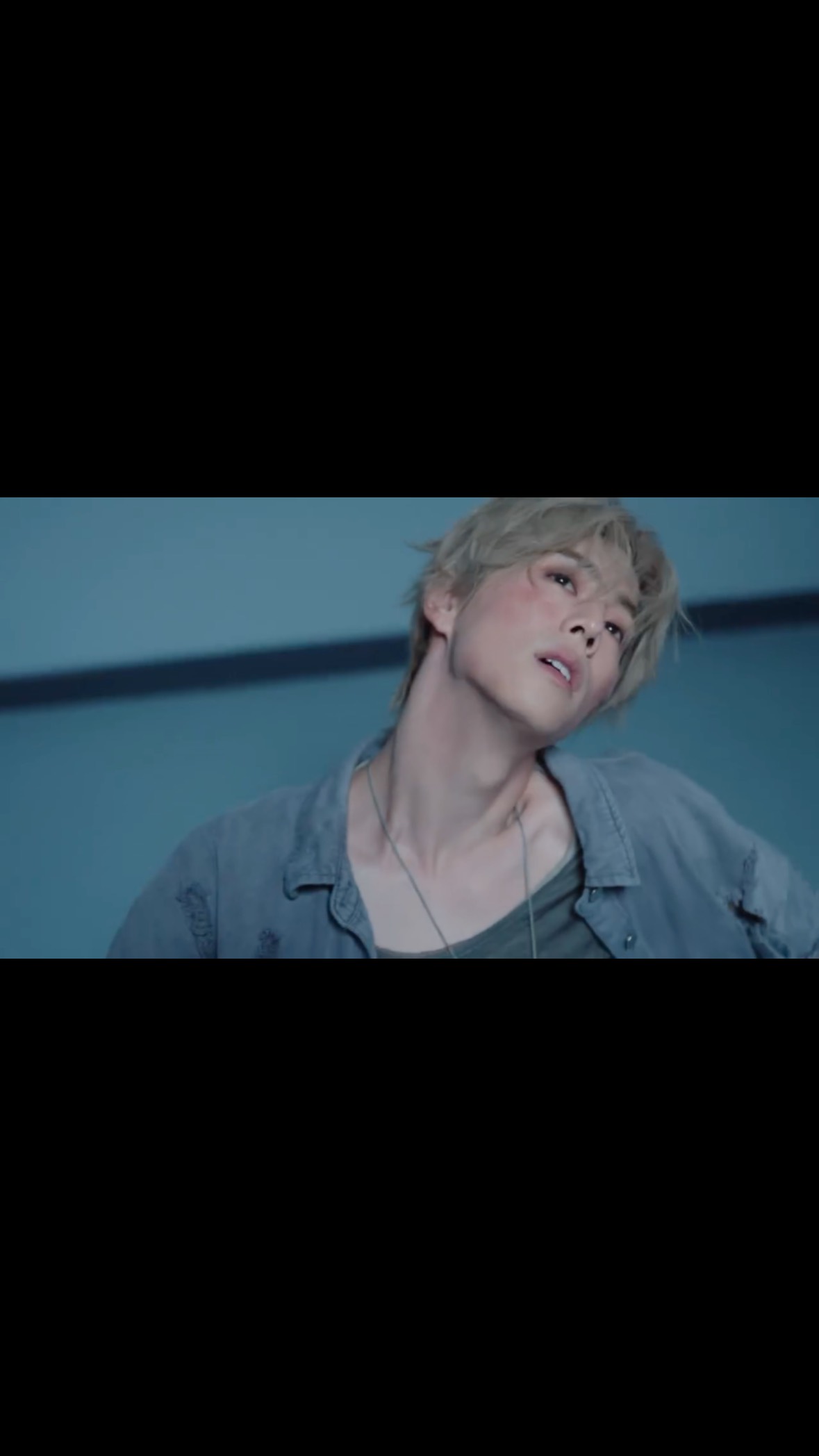 hold still 
MV TEASER #1

AUG 15 | 12AM ET
Pre-save link in bio.

#MarkTuan #holdstill